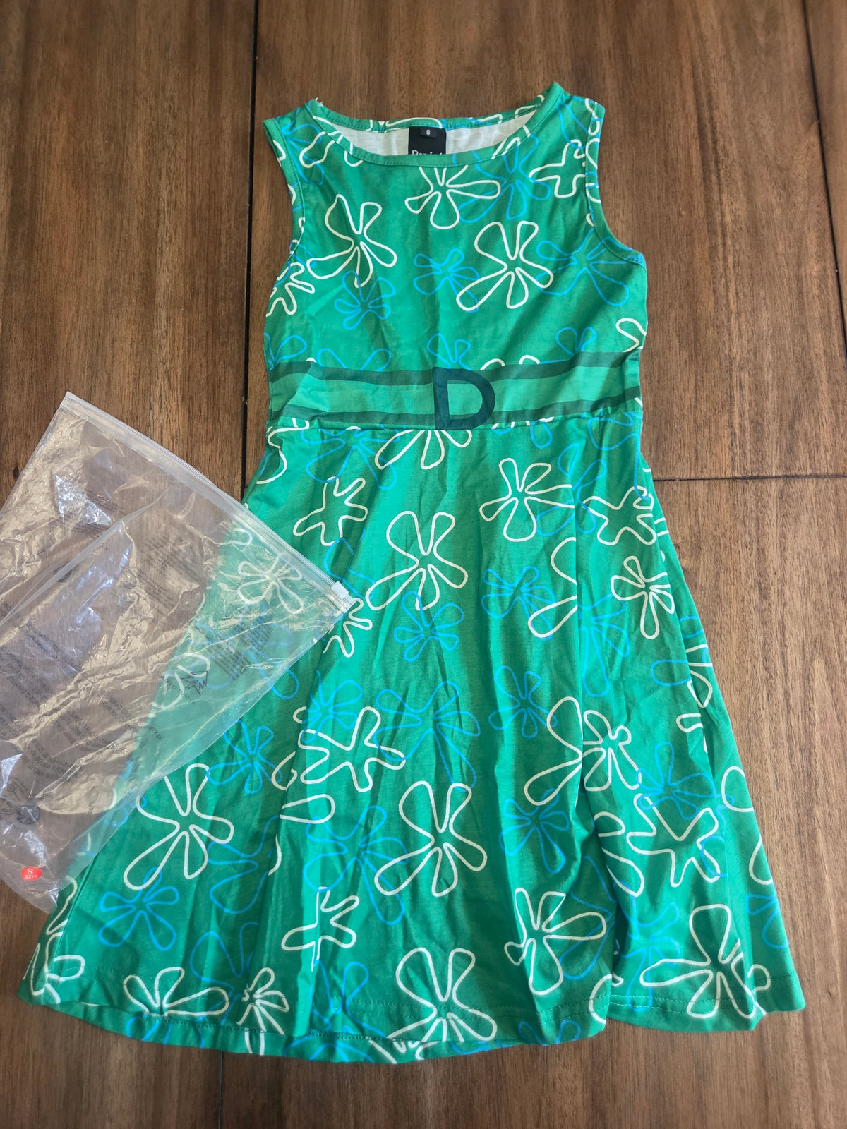 Seller 188 New in bag disgust costume size 5
