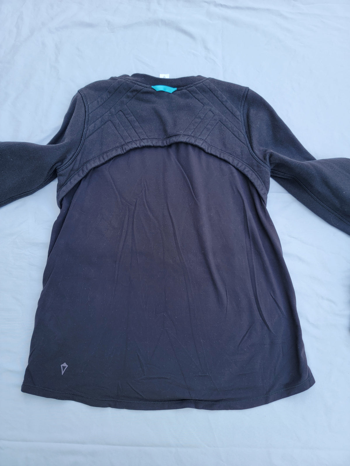 Seller #18 Girls Ivivva Black Long Sleeve Top Size 14