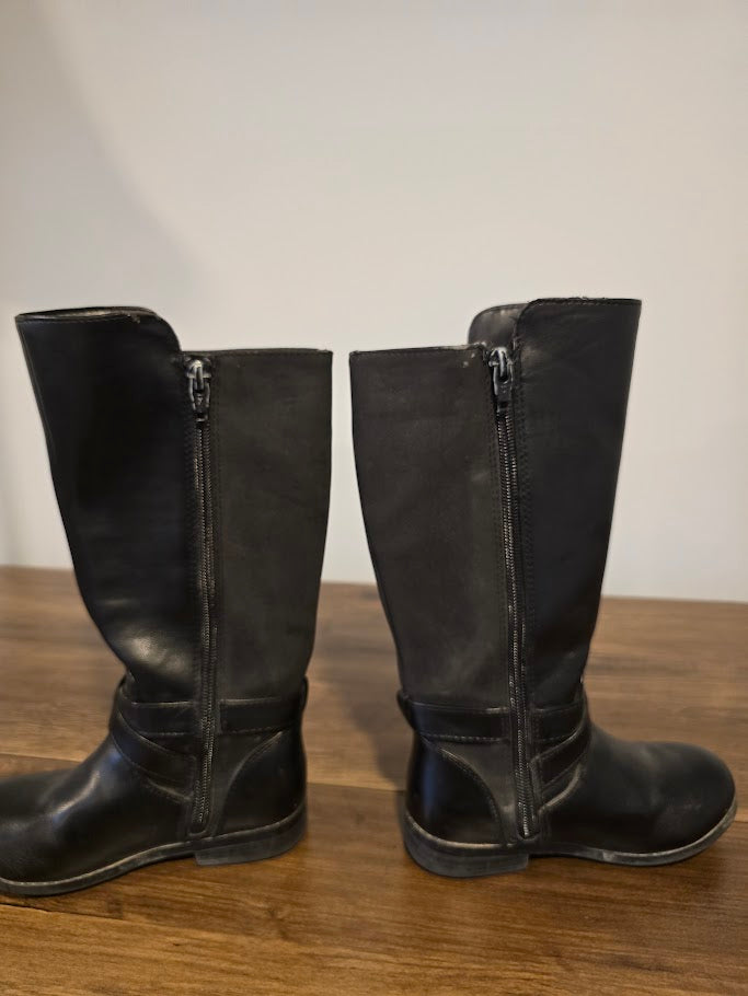 #131 girls black riding boots sz 11