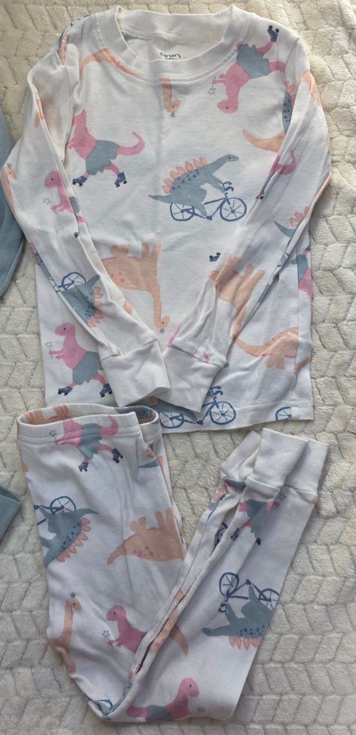 #190 Girls 3T Carter's Dinosaur Pajama set of 2