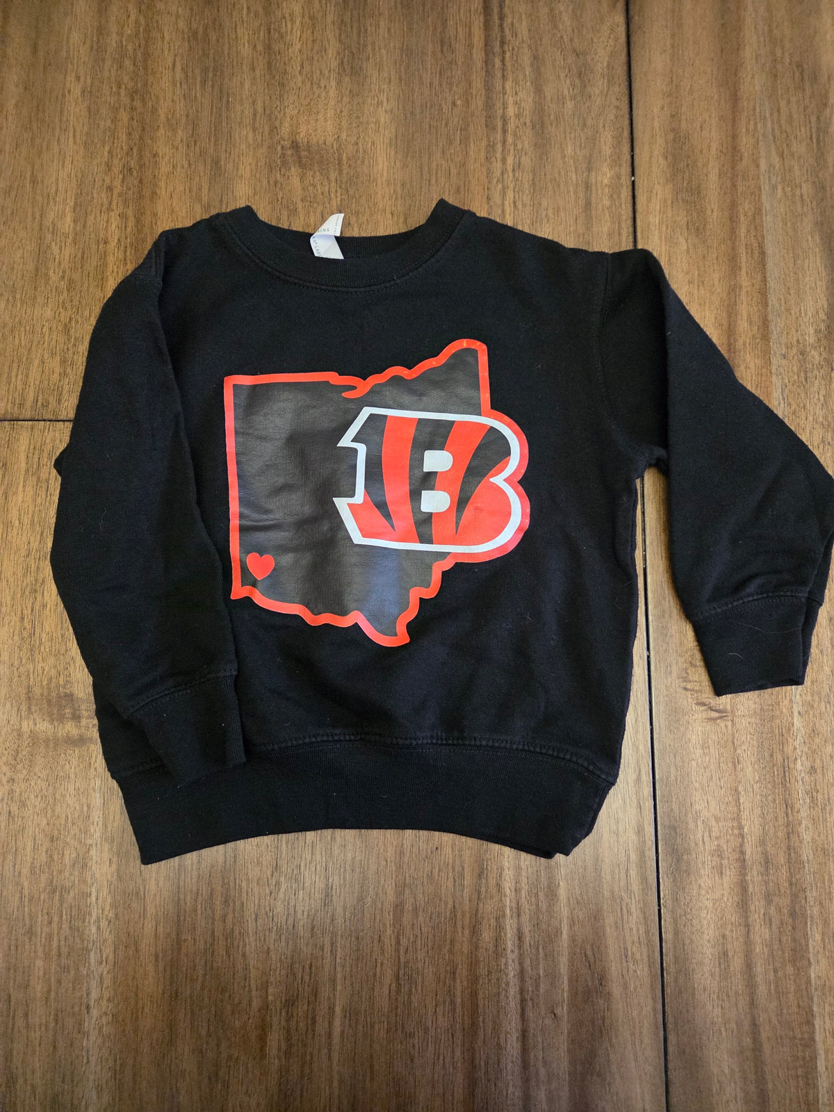 Seller 188 girls bengals sweatshrirt size 4t