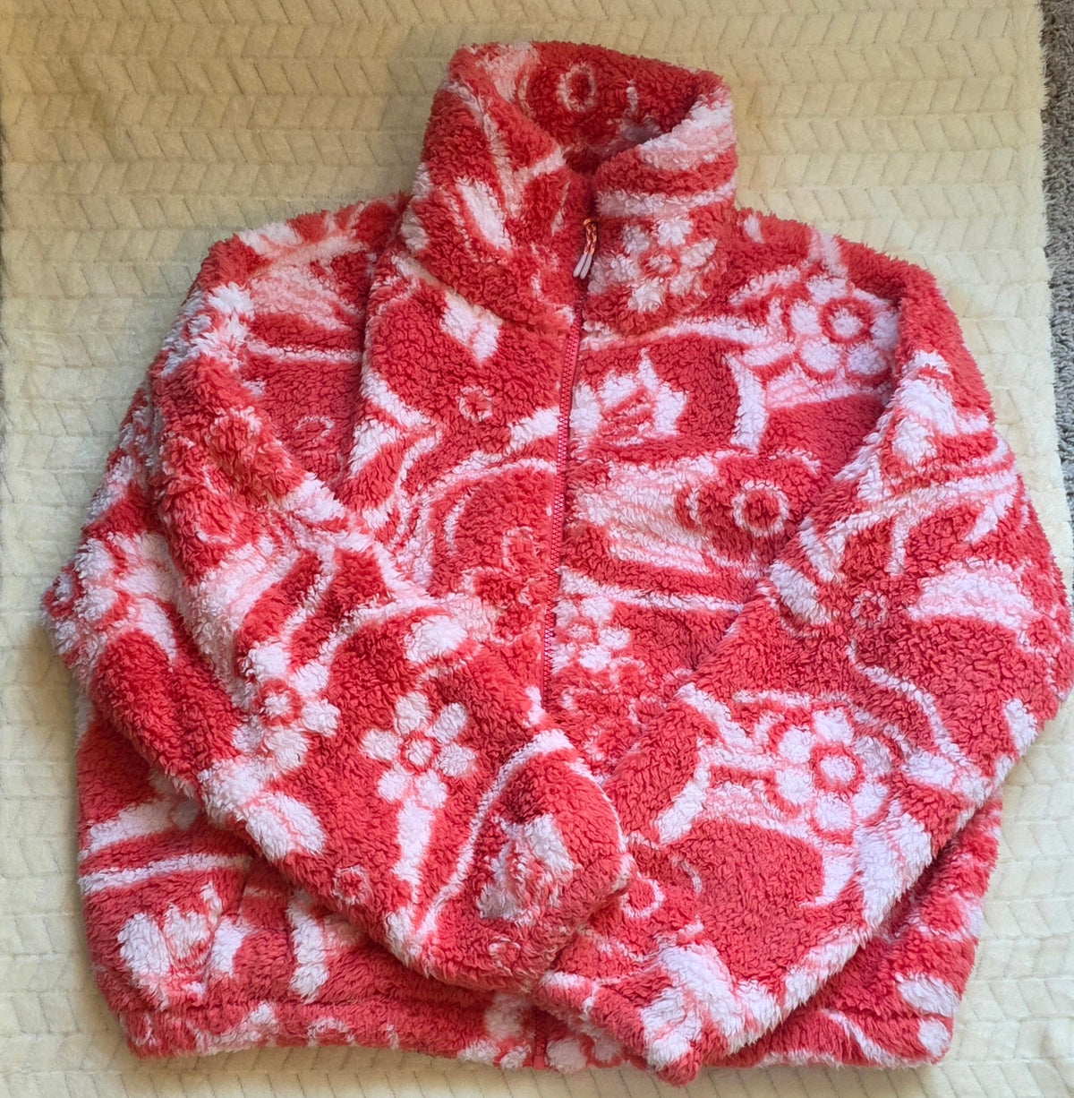 #190 Women’s XS/S American Eagle Coral Floral Fuzzy Zip-Up Jacket