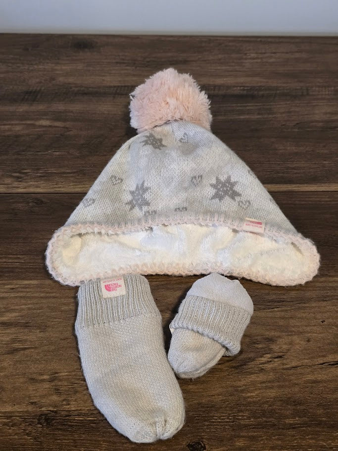 #131 North Face Infant girls hat and matching mittens sz Infant XS