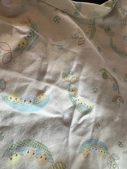 Seller #141 Boppy Pillow Cover GUC Pea Pods JS
