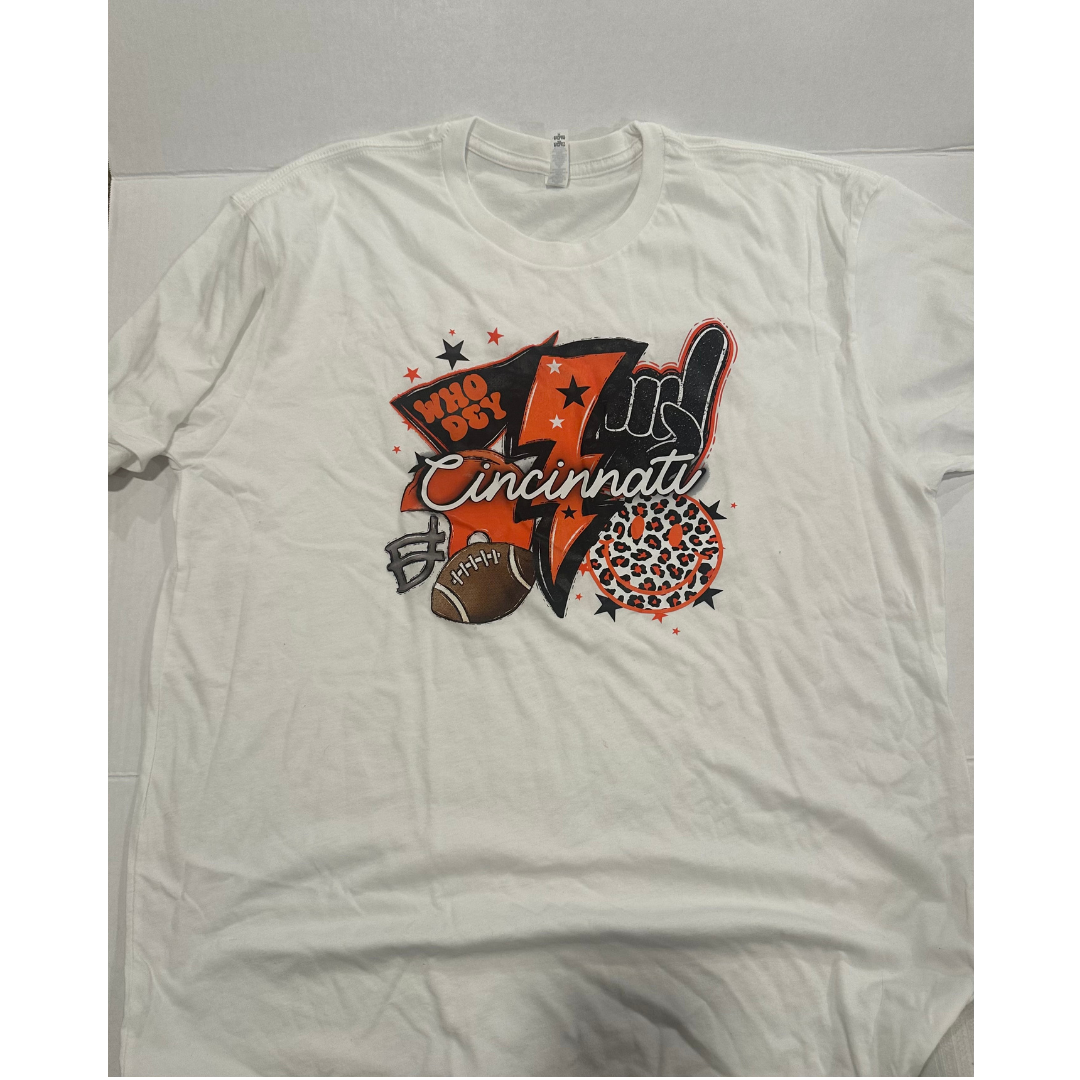 Seller 48- Bengals T-Shirt NWOT Womans Size XL