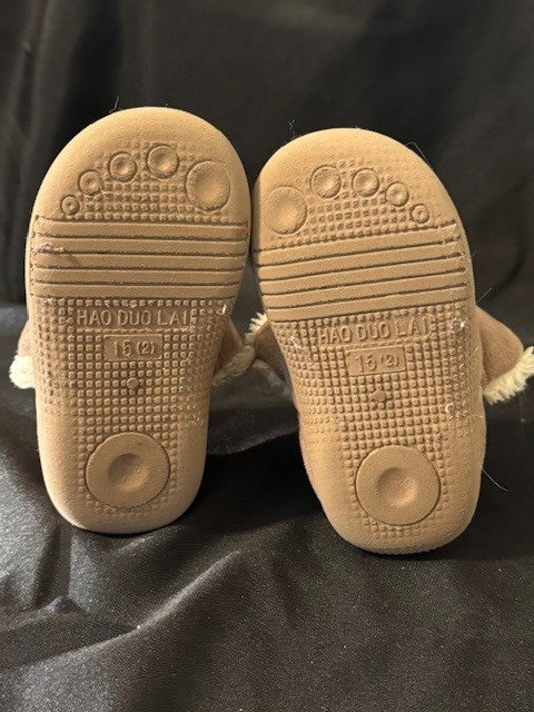 REDUCED #141 Keesky Fur Boots GUC size 15 (7 toddler) JS