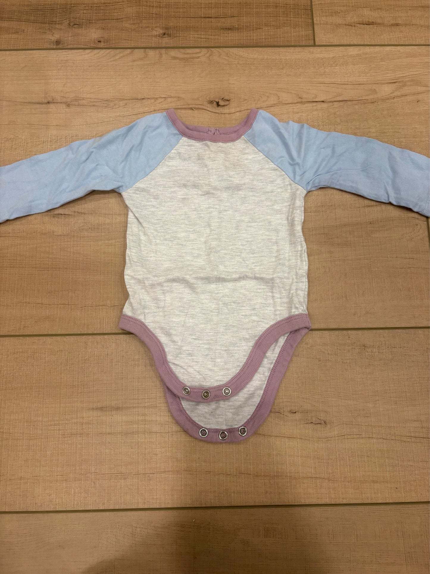 #37 3-6M Girls Garanimals Long Sleeve Raglan Onesie Bodysuit