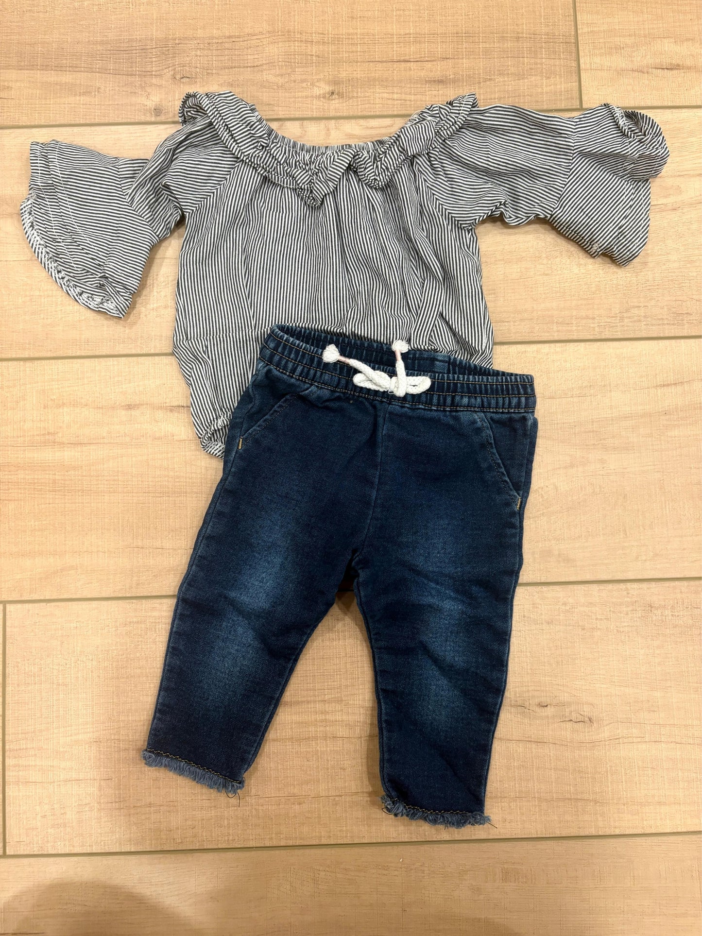 #37 2-6M Girls Cat & Jacak Jeans and Bell Sleeve Shirt Bodysuit Bundle