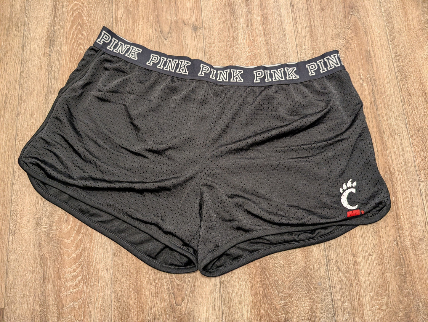#7 Women's PINK shorts Size L