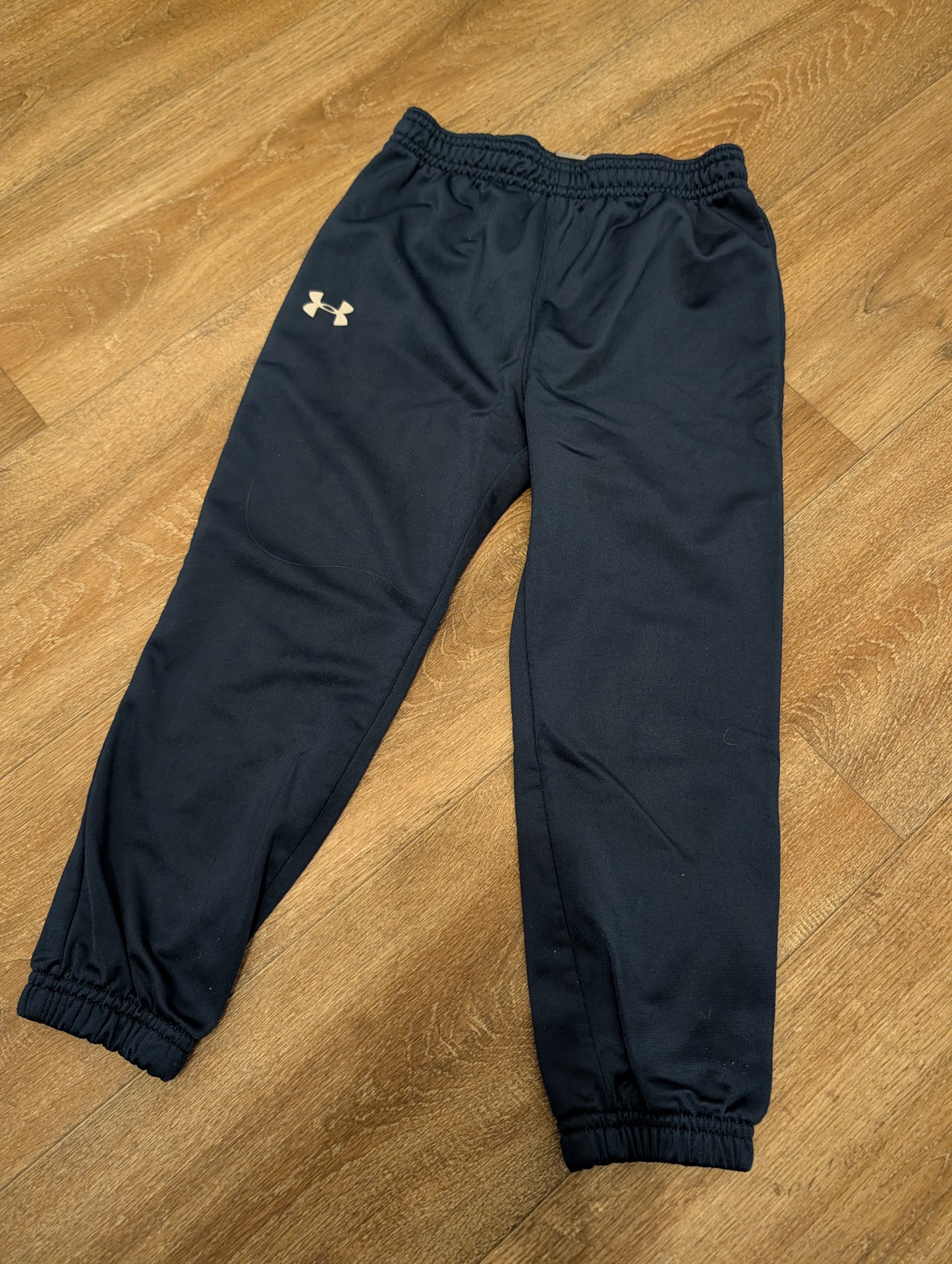 #7 Boys Lightweight Under Armour pants size 3T