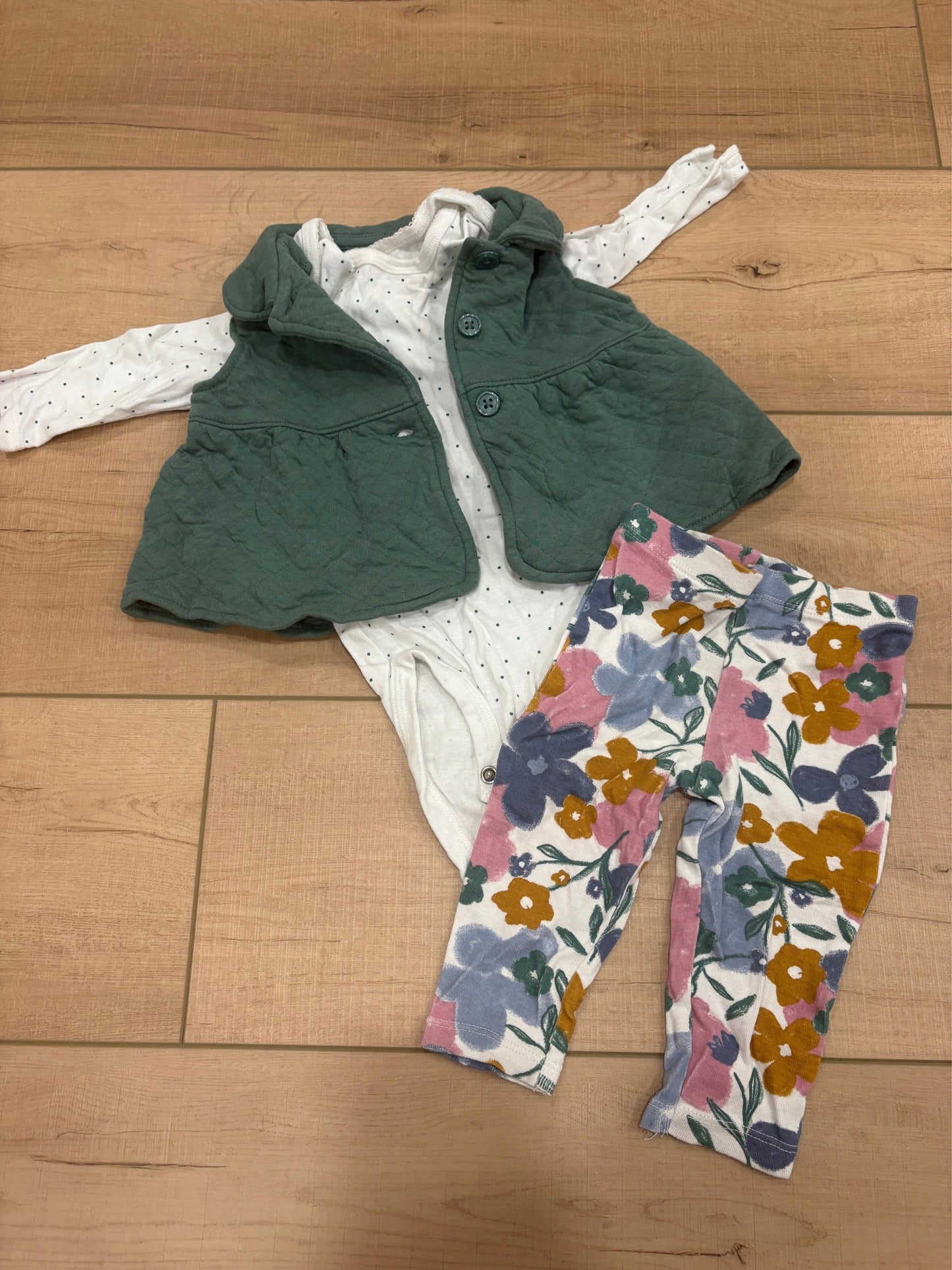 #197 Blanks Boutique Girls Size 3T White Embroidered Turkey Initial "A" Long Sleeve Top