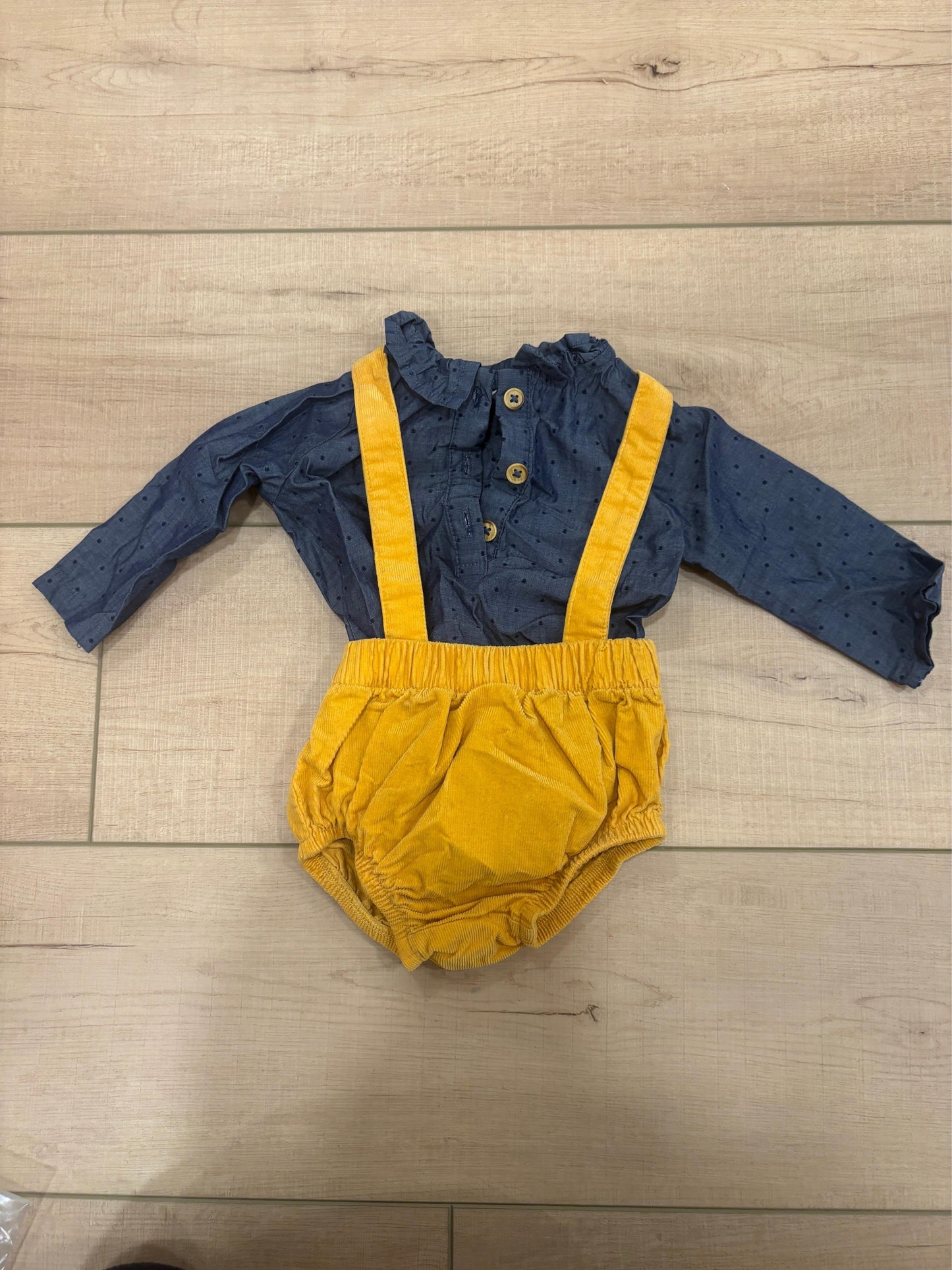 #3-6M Girls Cat & Jack Blouse and Bloomers Set
