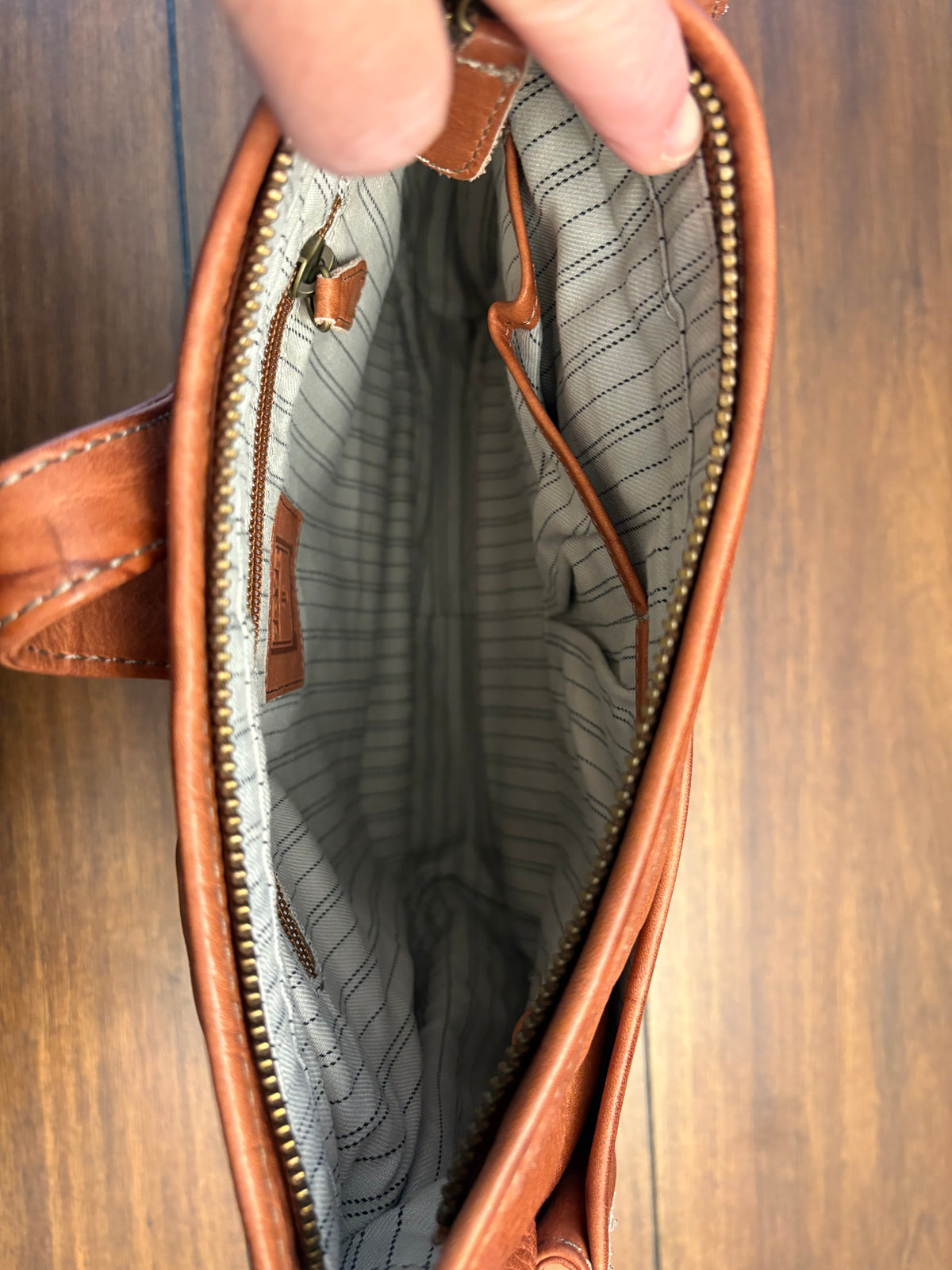 #197 Frye Brown Leather Purse