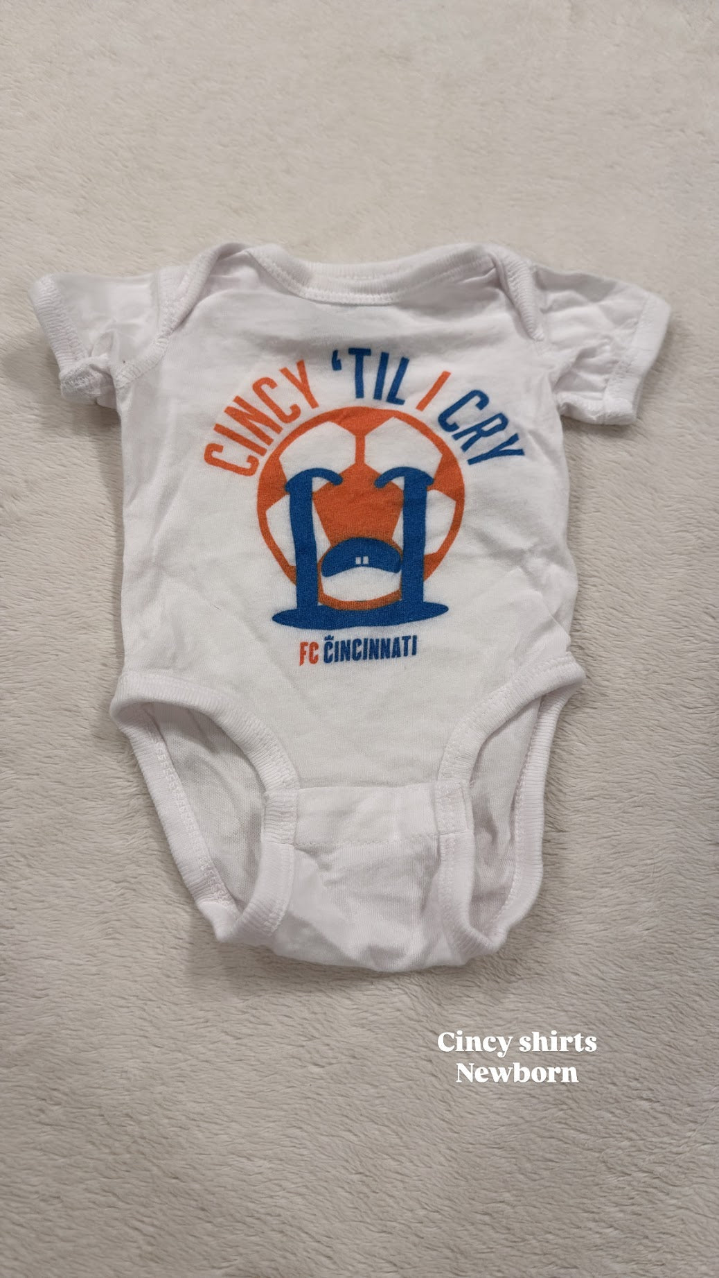 #145 Cincy shirts FCC onesie newborn EUC