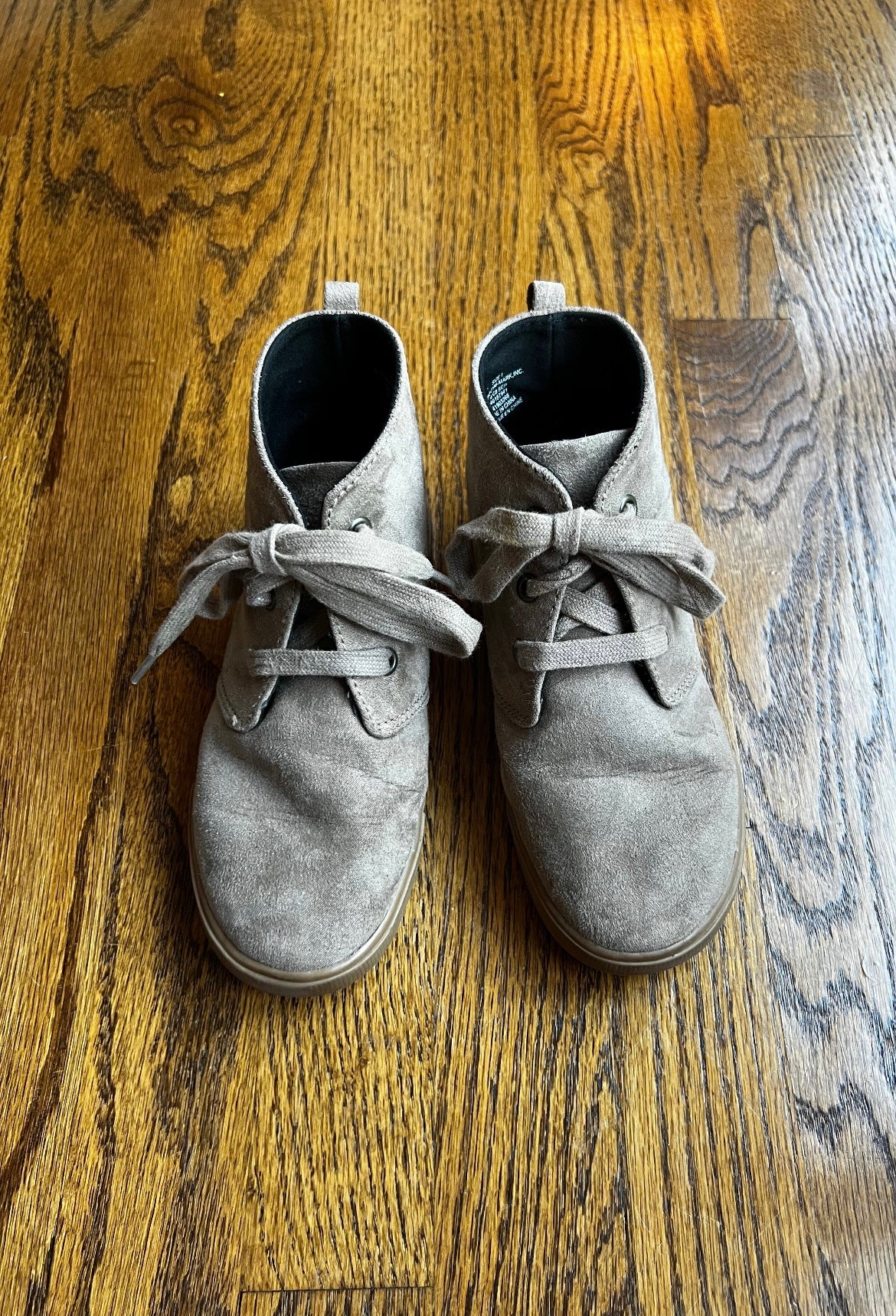 Seller #115 - Crazy 8 Boys Size 1 Tan Suede Lace Up Ankle Boots, VGUC