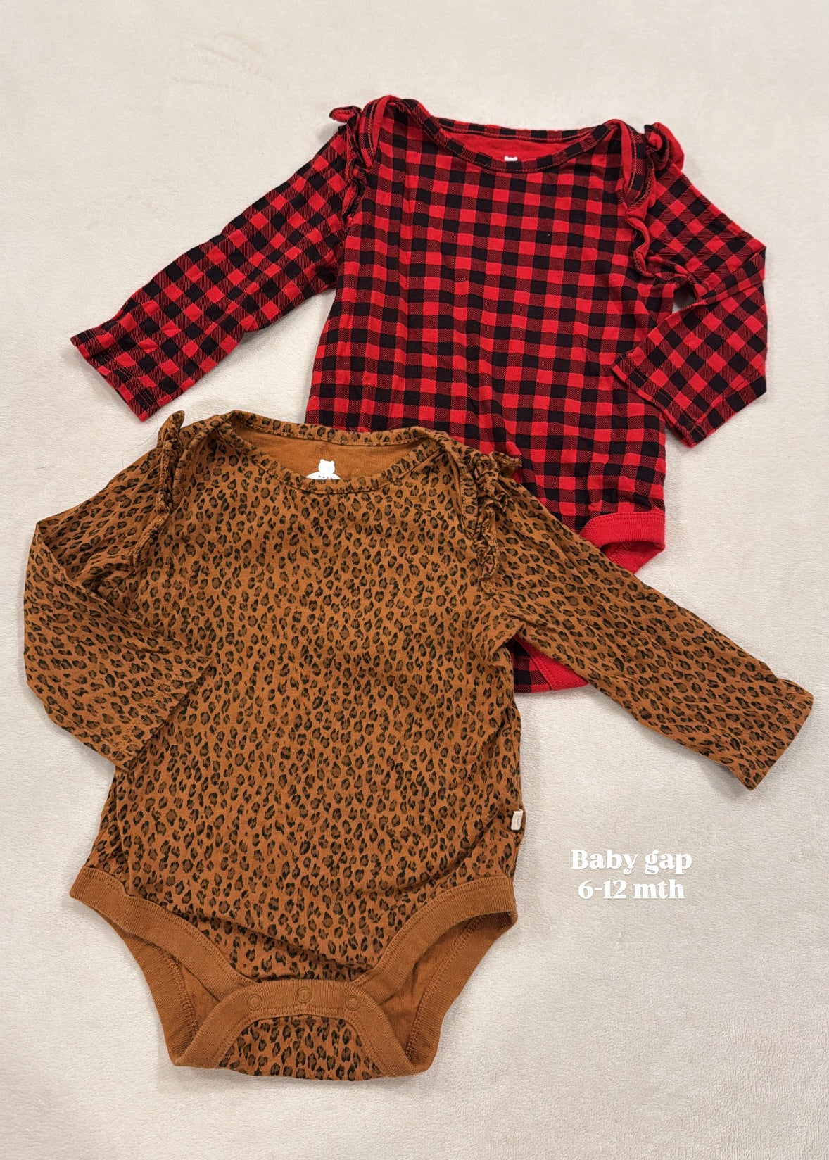 #145 Gap ruffle onesie set Girls 6-12 mth EUC