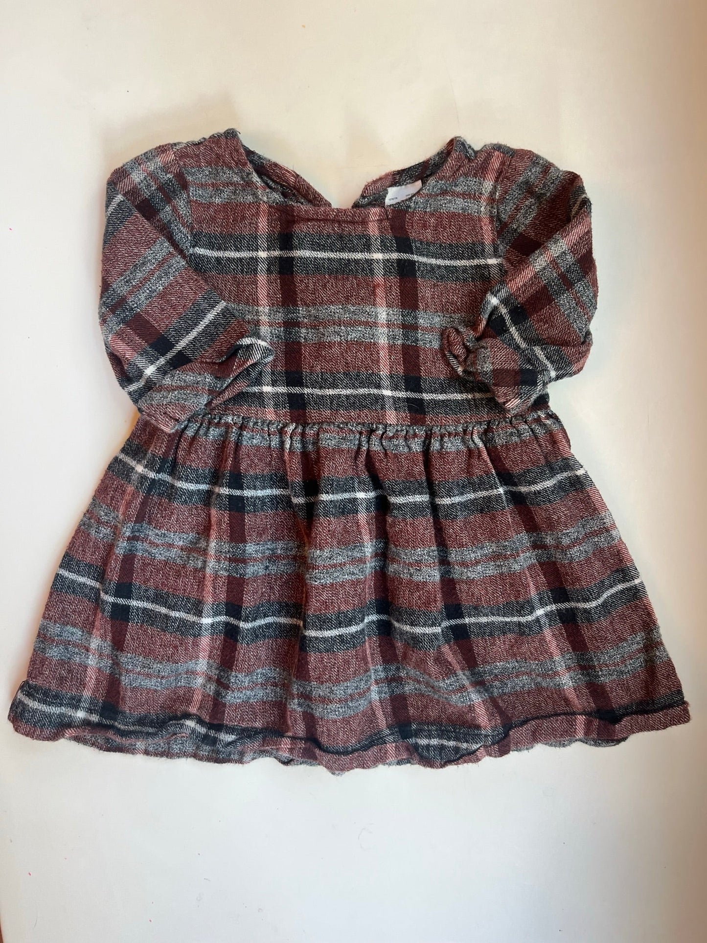 Seller #20 carter’s dress 9 mo