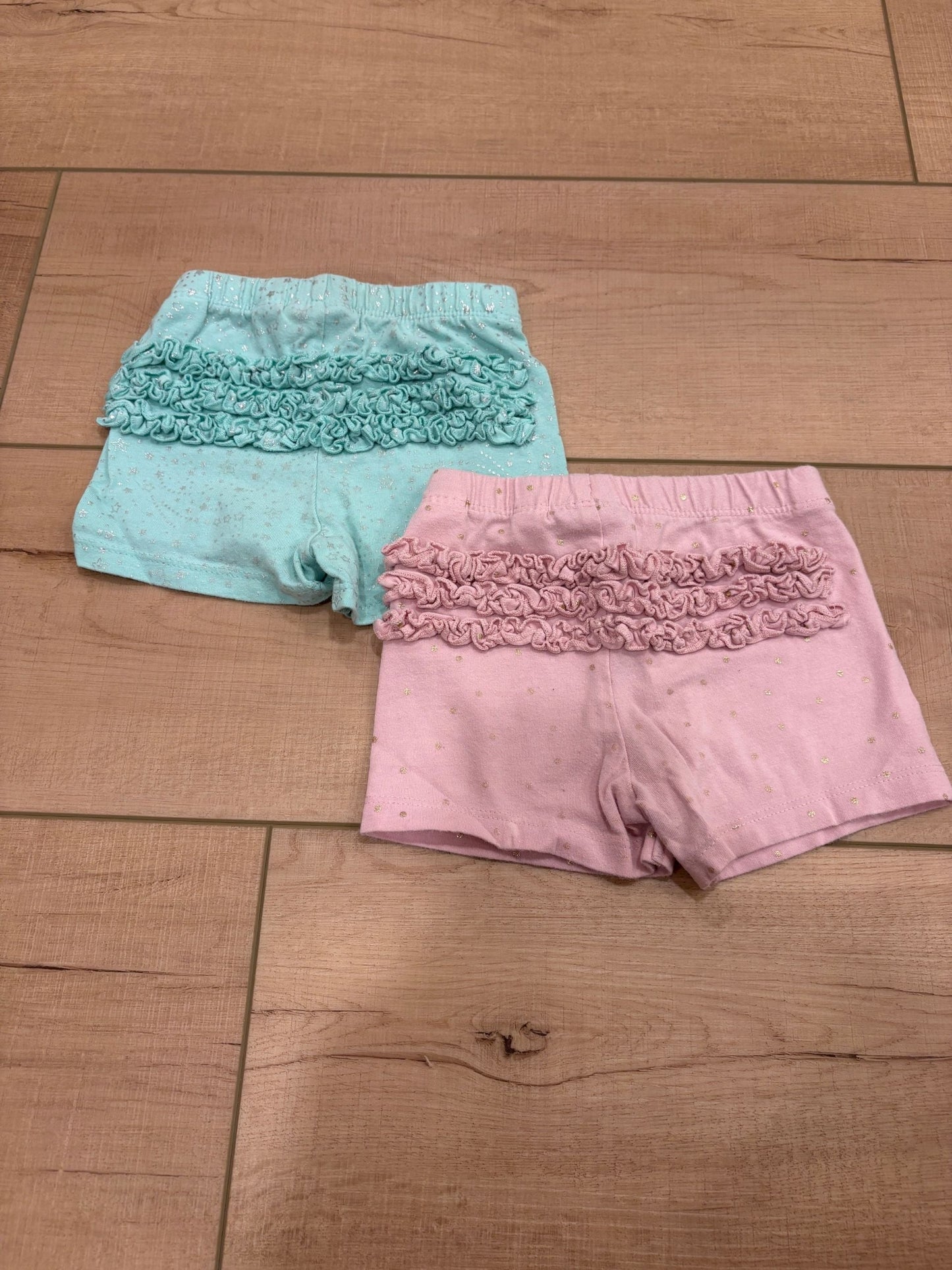 #37 REDUCED-6-9M Girls Shorts with Ruffle Butt Detail