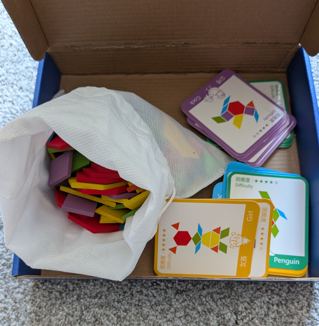 #17 155 wooden piece pattern block set