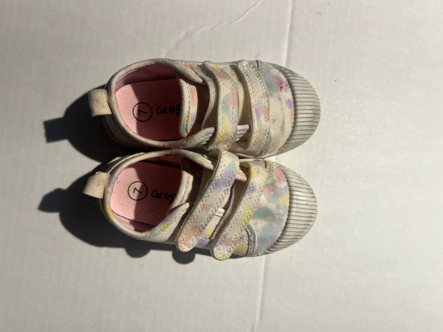 #98 Girls 7 Rainbow Watercolor Cat and Jack Sneakers
