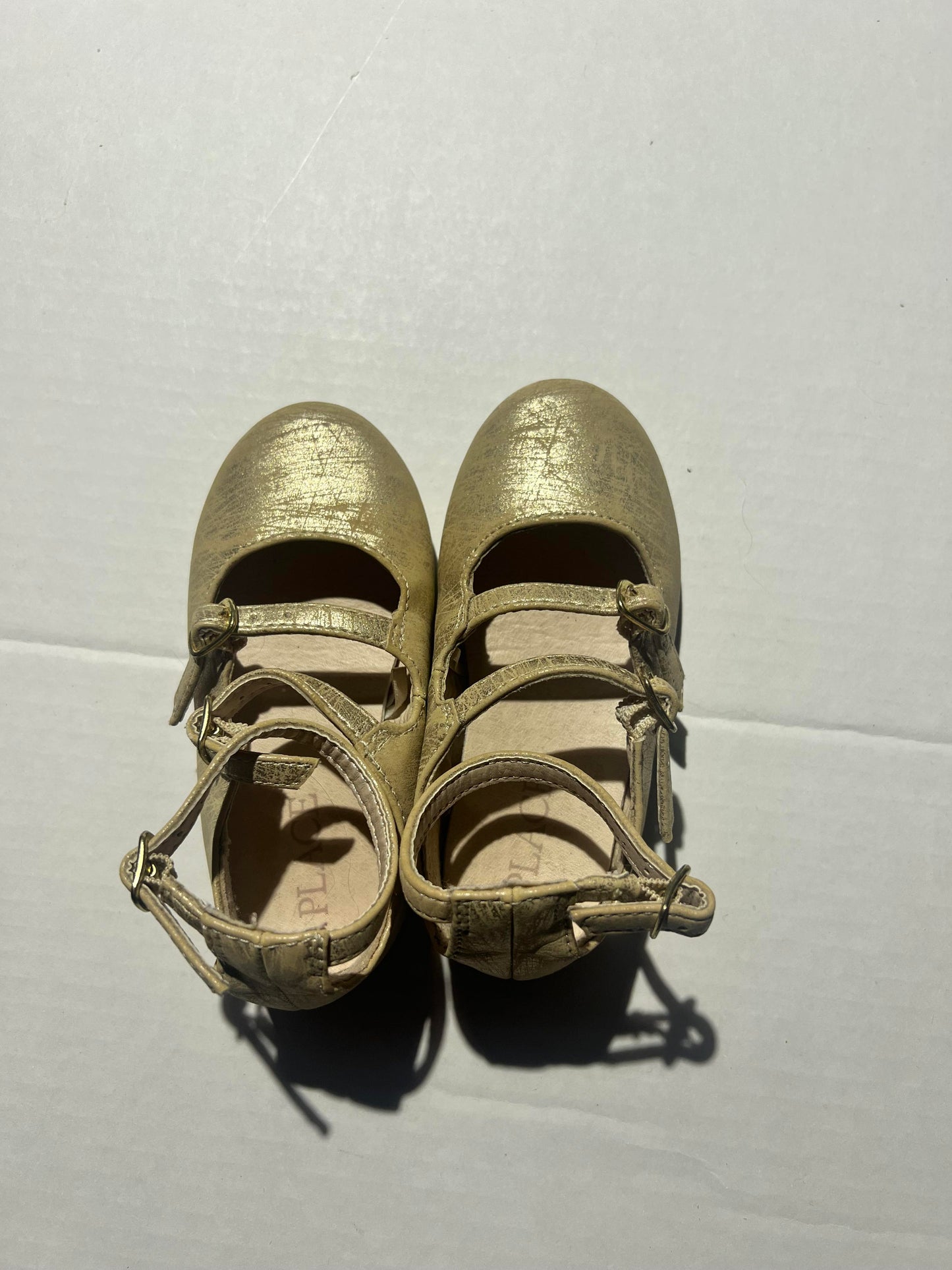 #98 Girls 6 Gold Strappy Shoes