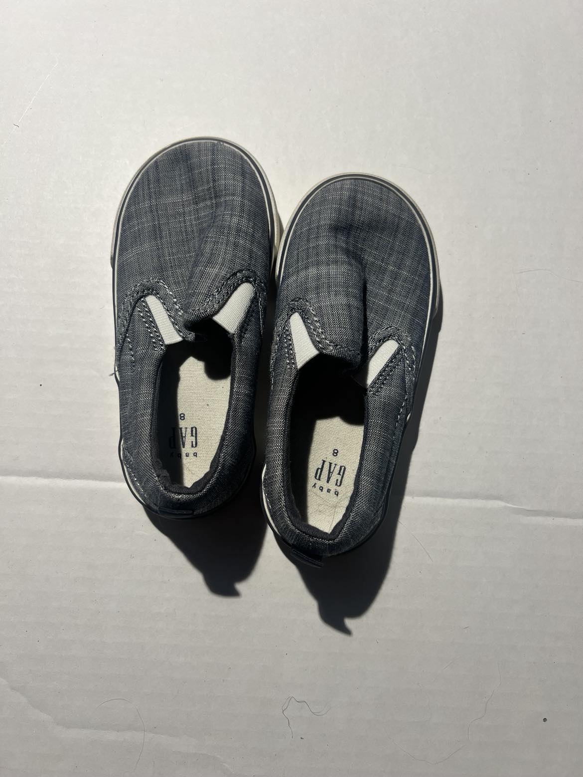 #98 Boys 8 Gap Slip on Shoes
