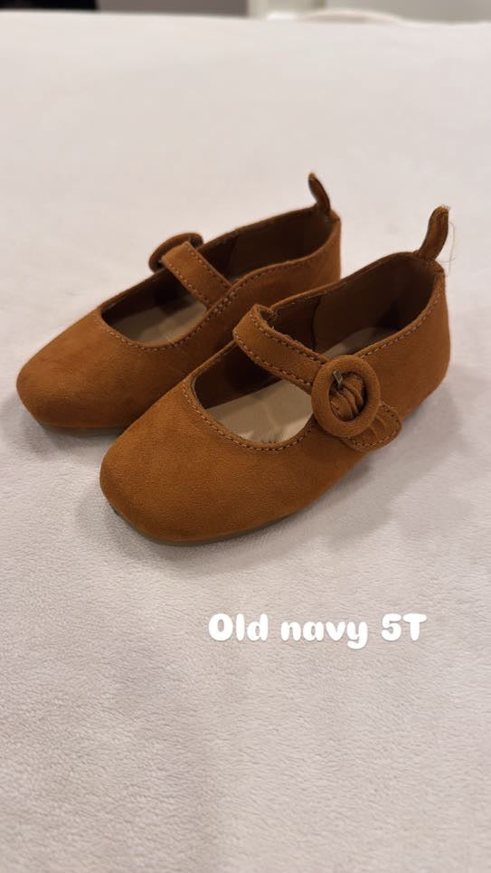 #145 Old navy suede ballet flats Size 5T EUC