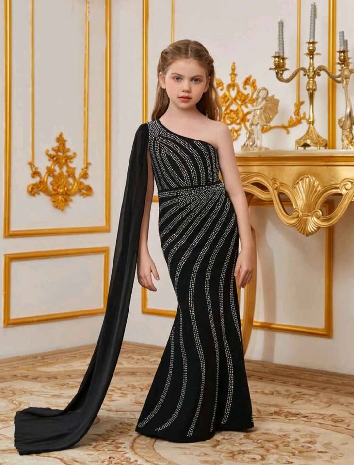 Seller 185: Shein Girls size 11 floor length gown (new, only tried on)