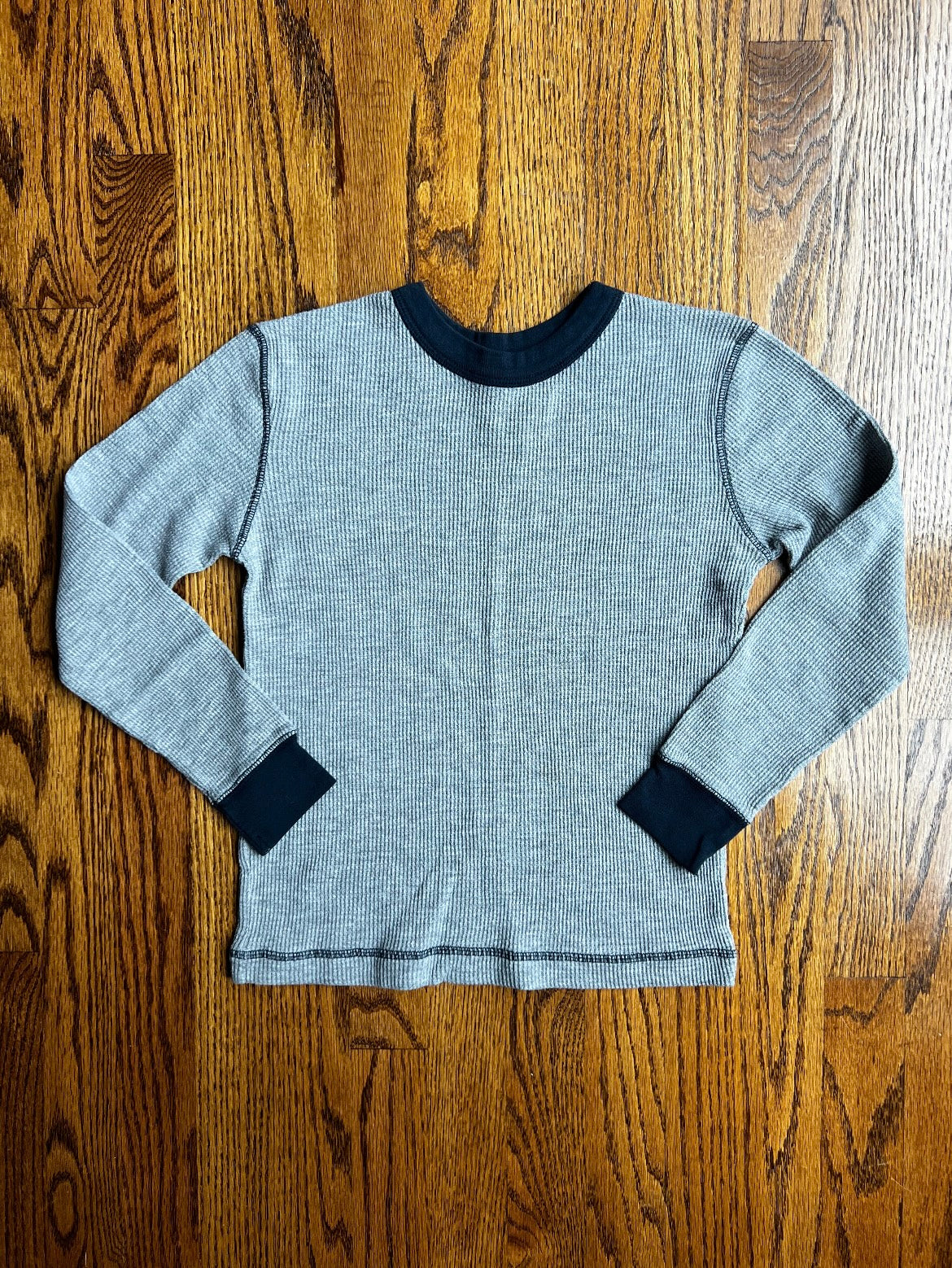 Seller #115 - Boys Medium (10/12) Gray Waffle Weave Thermal Long Sleeve Shirt, GUC