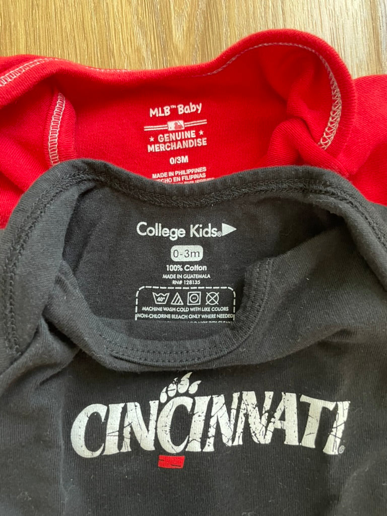 #6 - Cincinnati Reds & University of Cincinnati Bodysuits/Onesies - Size 0-3 months