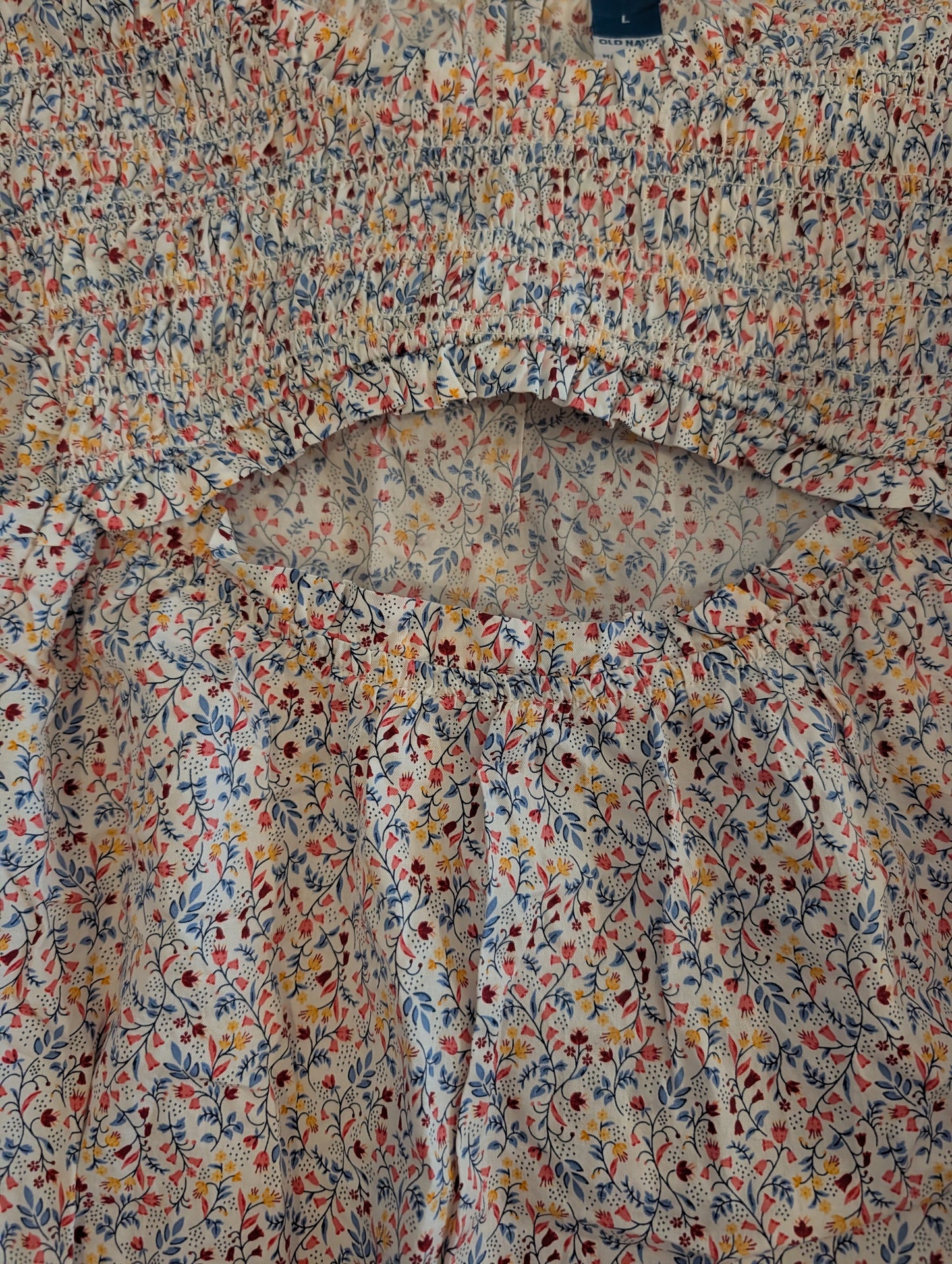 *Reduced* Seller 97, Old Navy Women's Floral Key Hole Top, Women's, size L NWT (item 173)