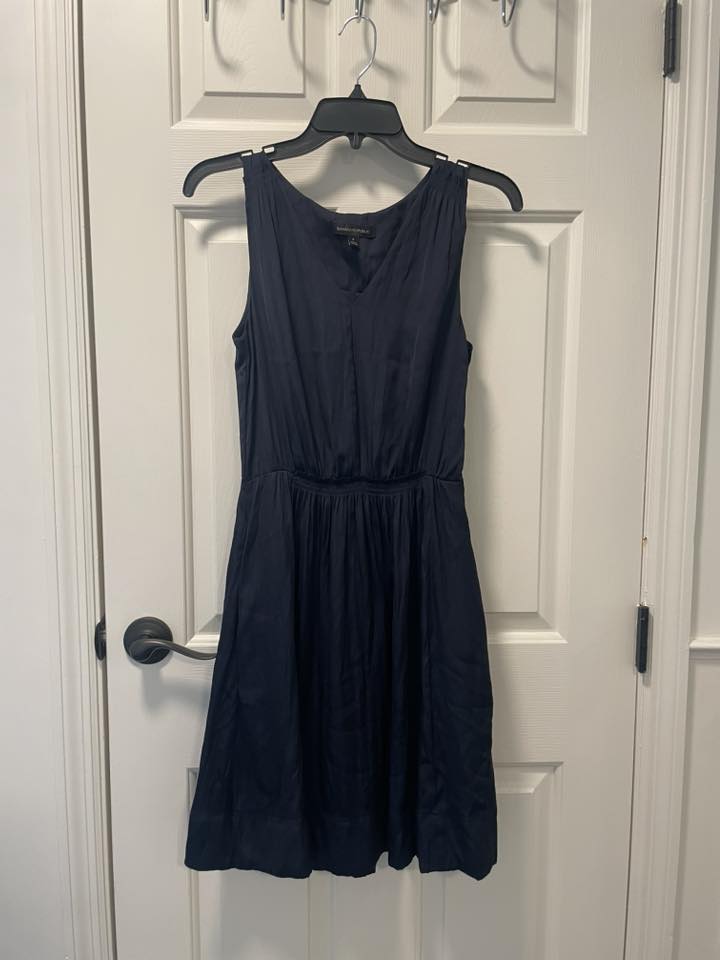 Banana Republic Pleated Navy Dress Women's Size 4