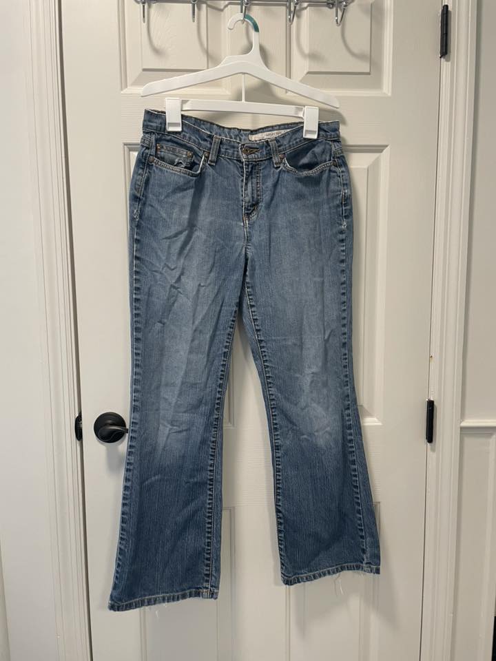 #215 DKNY Flare Jeans Women's Size 6 Petite