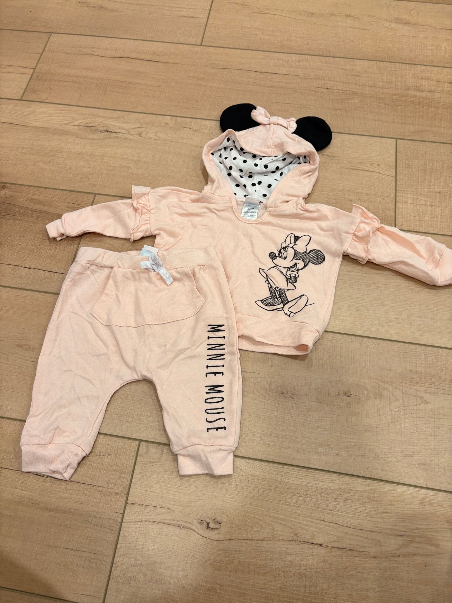 #37 REDUCED-6-9M Disney Minnie Mouse Sweat Suit
