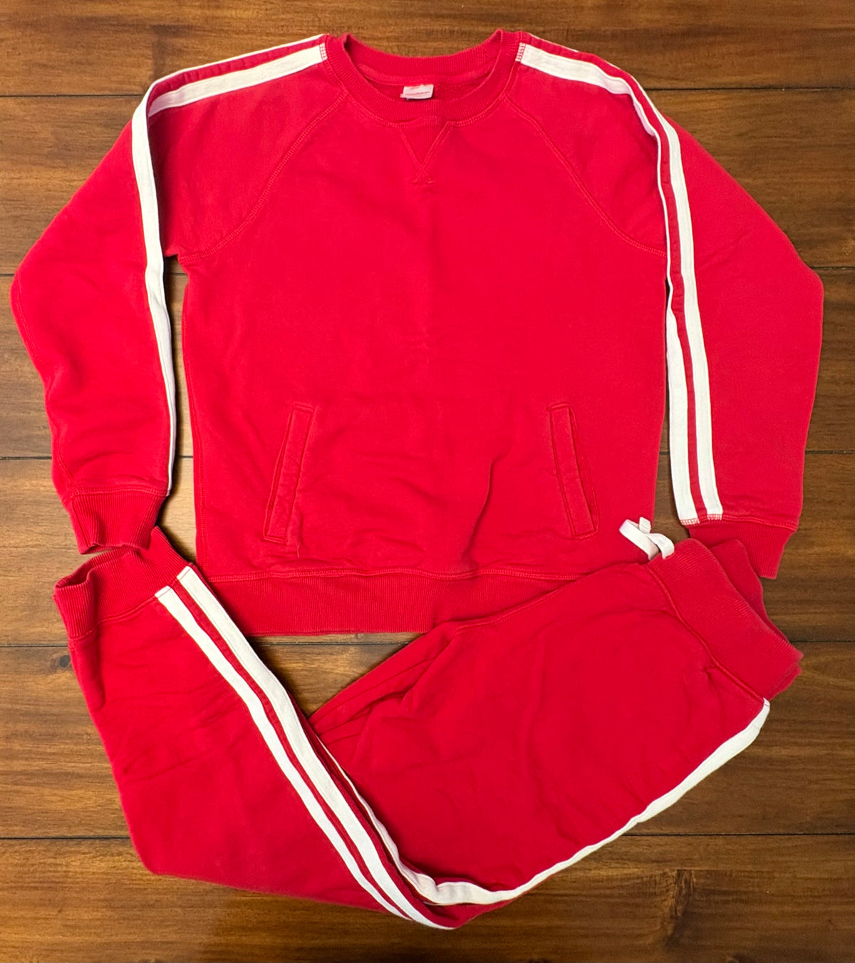 #197 Hanna Andersson Boys Size 12 (150) Red Crew Sweatshirt & Sweatpants Set