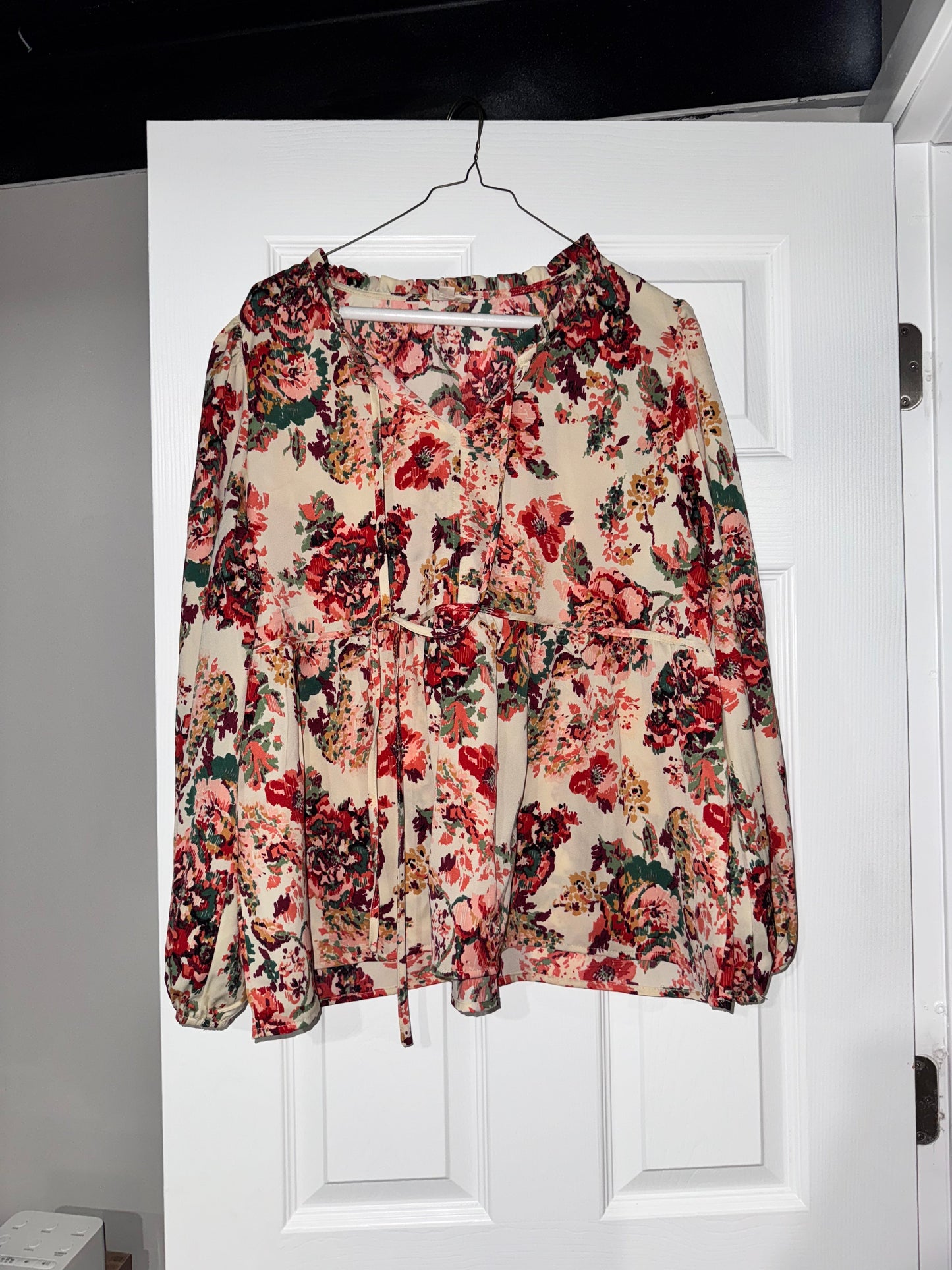 #133 Bibi Floral Babydoll style top Sz M Womens