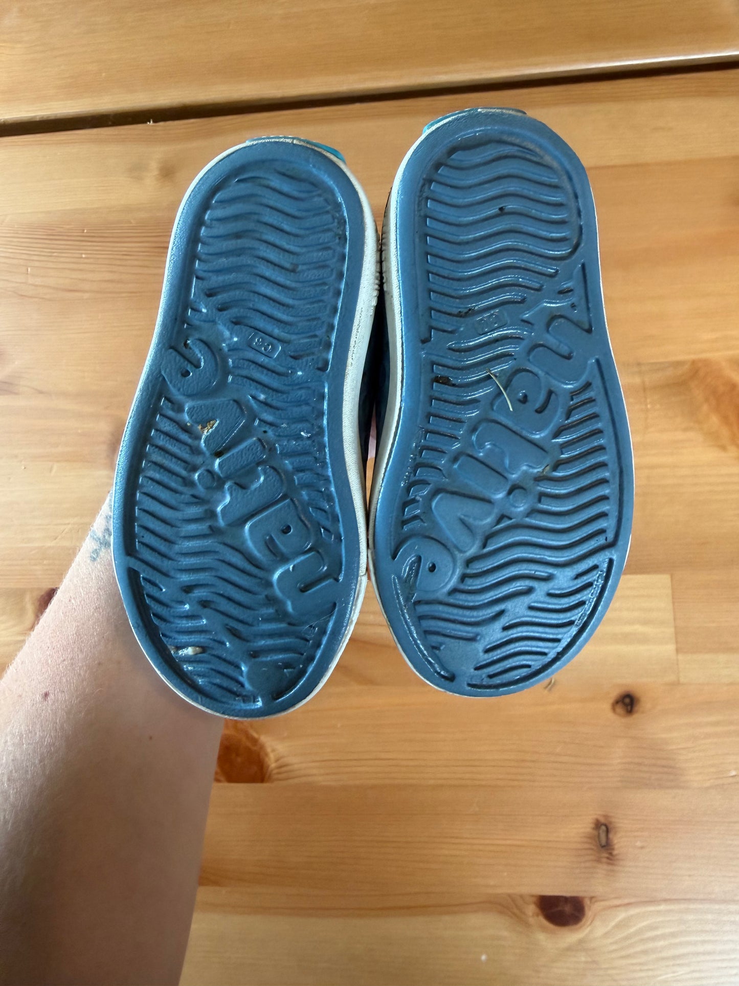 Seller #94 Toddler Natives Size 6c Blue EUC