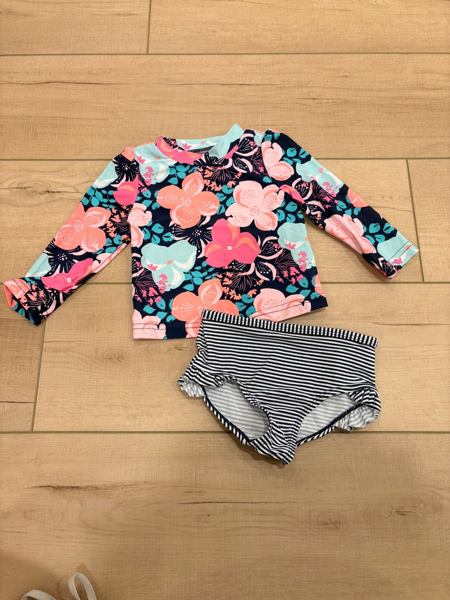 #37 REDUCED-9M Girls Carters Rashguard Swimsuit