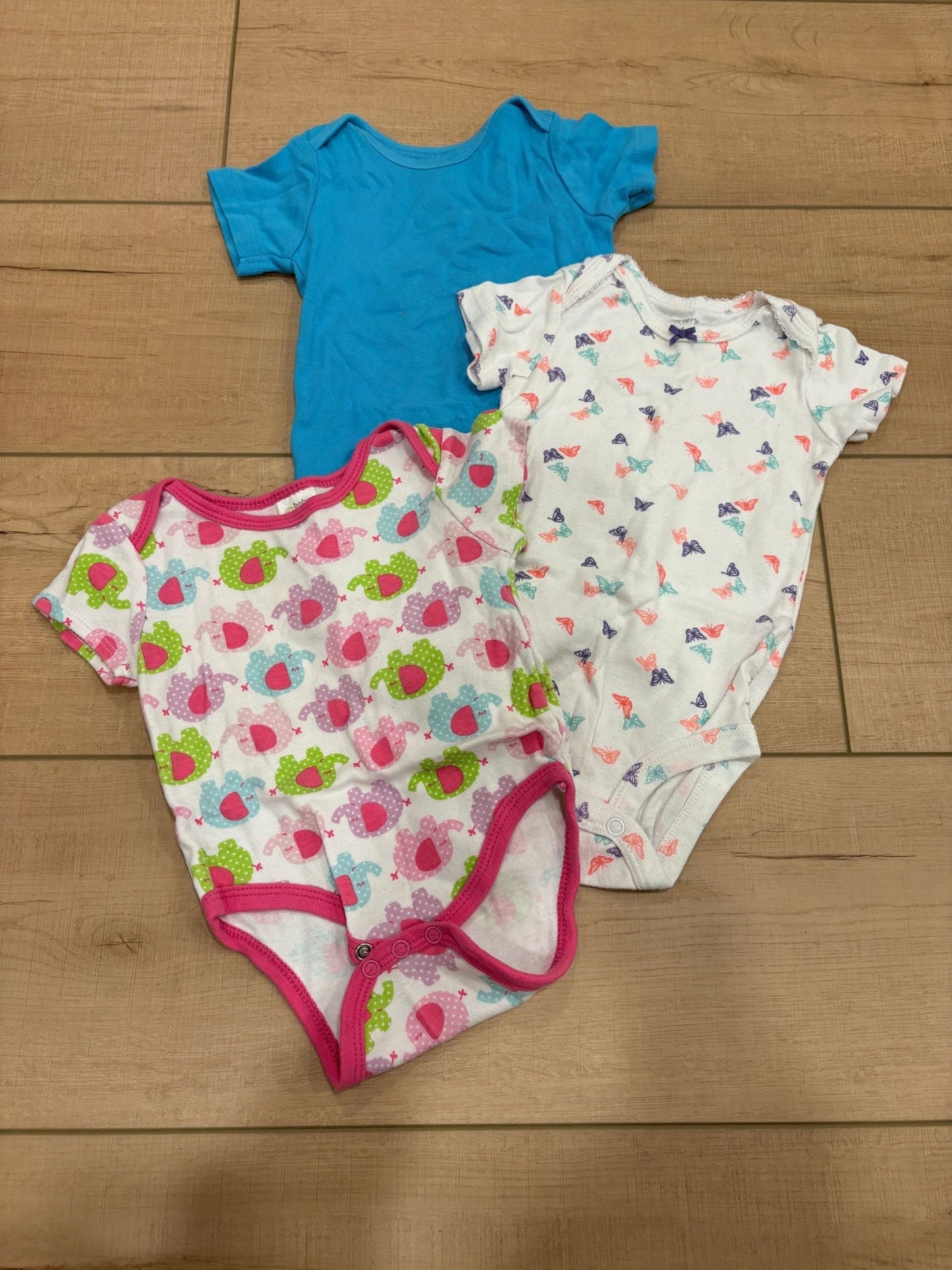 #37 REDUCED-6-9M Girls Short Sleeve Bodysuits