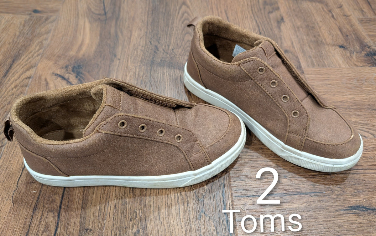 #3 Brown slip-on Toms, size 2