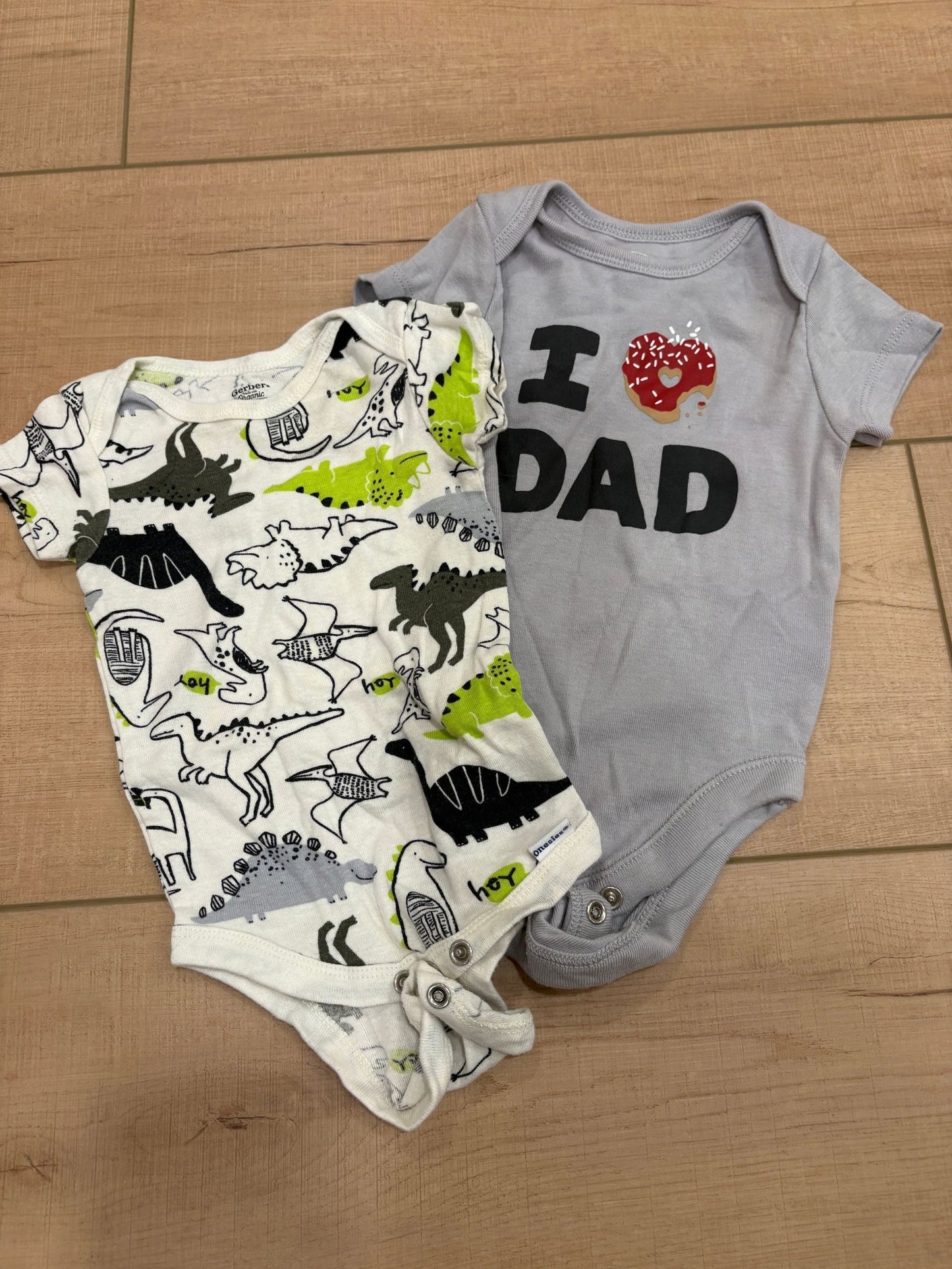 #37 3-6M Boys Short Sleeve Bodysuit Onesies Dinosaur and Donut