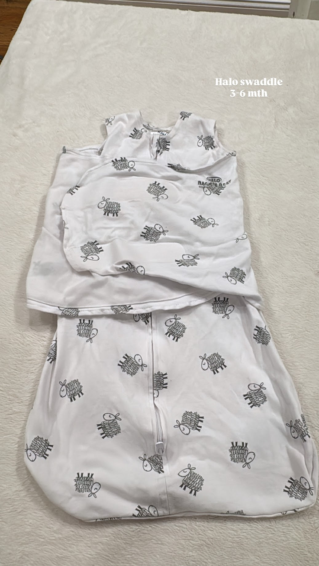 #145 Halo cotton swaddle 3-6 mth EUC