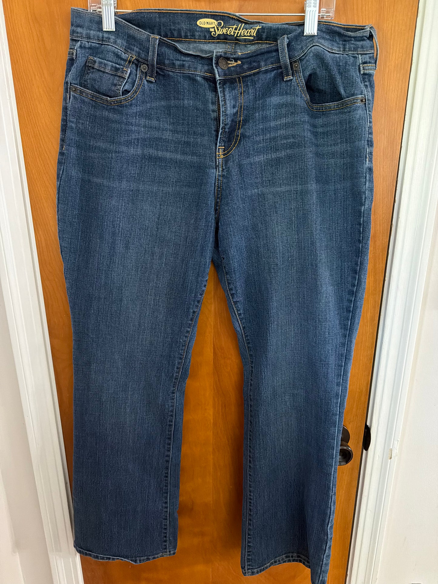 Seller 120, VGUC Old Navy sweetheart boot cut jeans size 14 Short