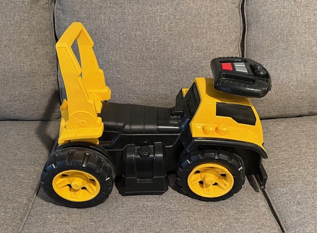 Seller #79 | Cat Ride on Truck REDUCED