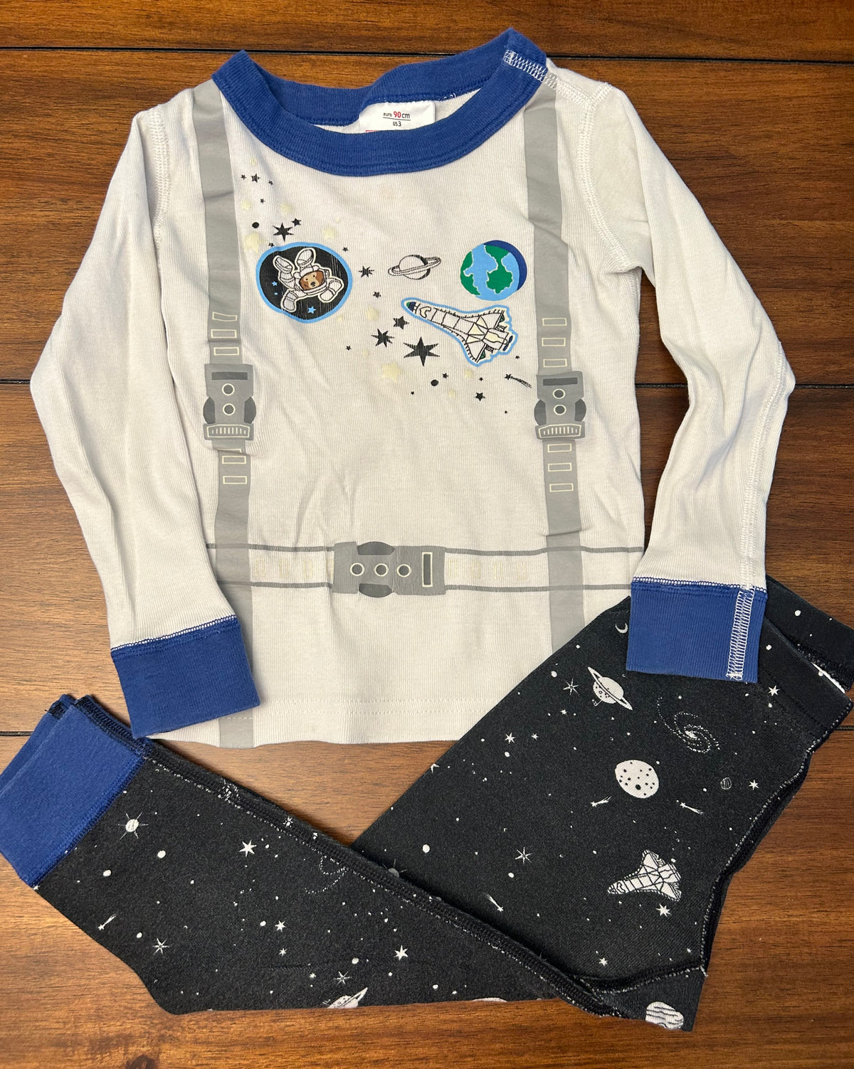#197 Hanna Andersson Boys Size 3 (90) Black & White Glow in the Dark Space Pajama Set