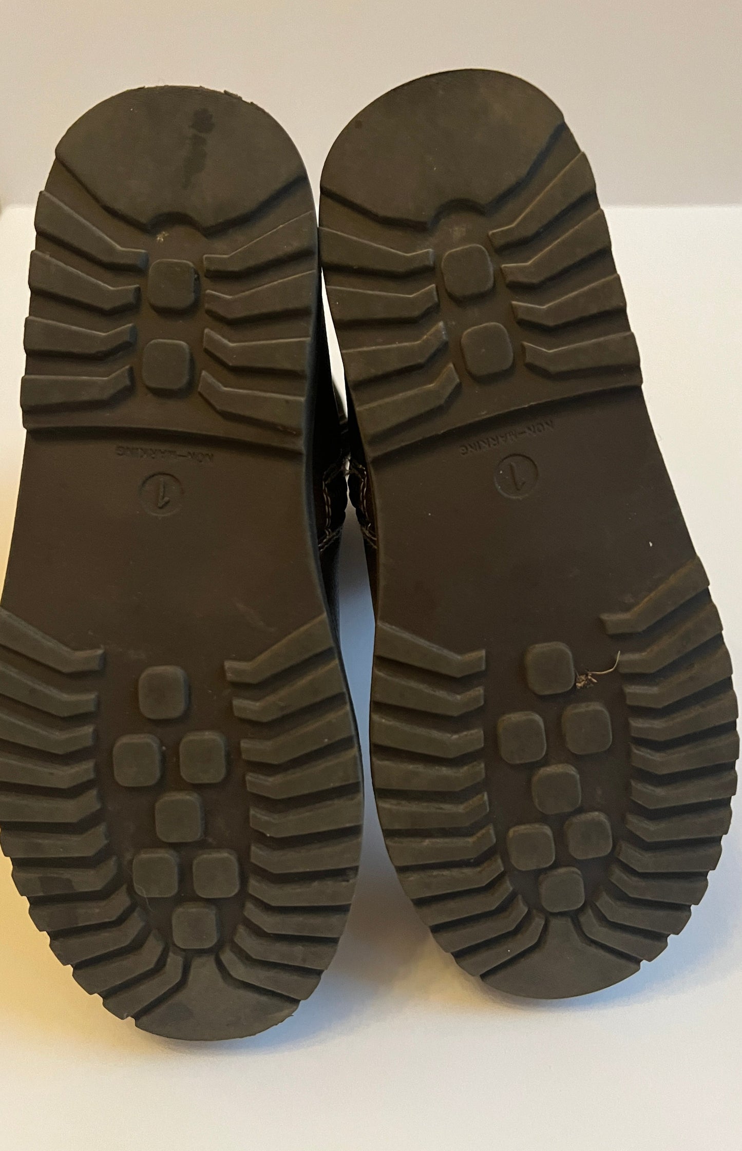 #180 Boys Shoe Size 1 Gymboree EUC Brown Boots