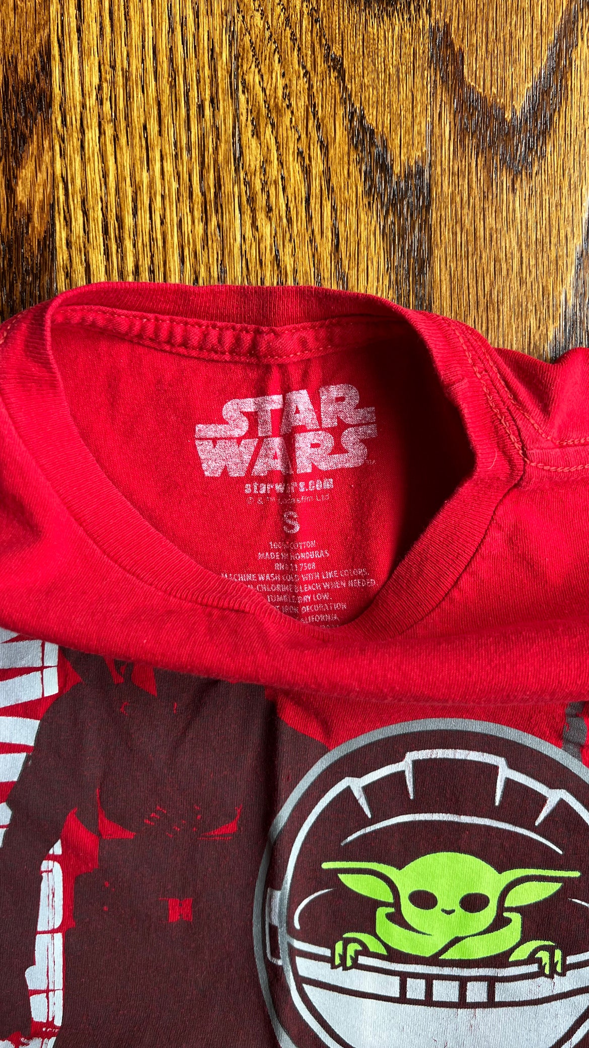 Seller #115 - Boys Size Small Star Wars Mandalorian Tee (Red), VGUC