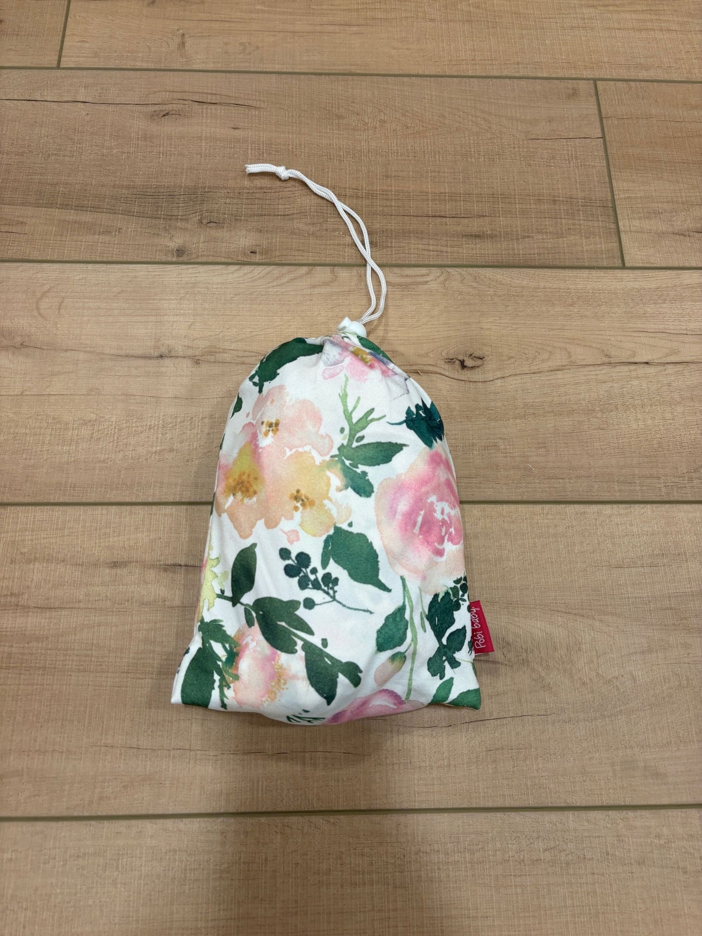#37 REDUCED- NWOT Floral Nursing/Carseat Cover and Storage Bag