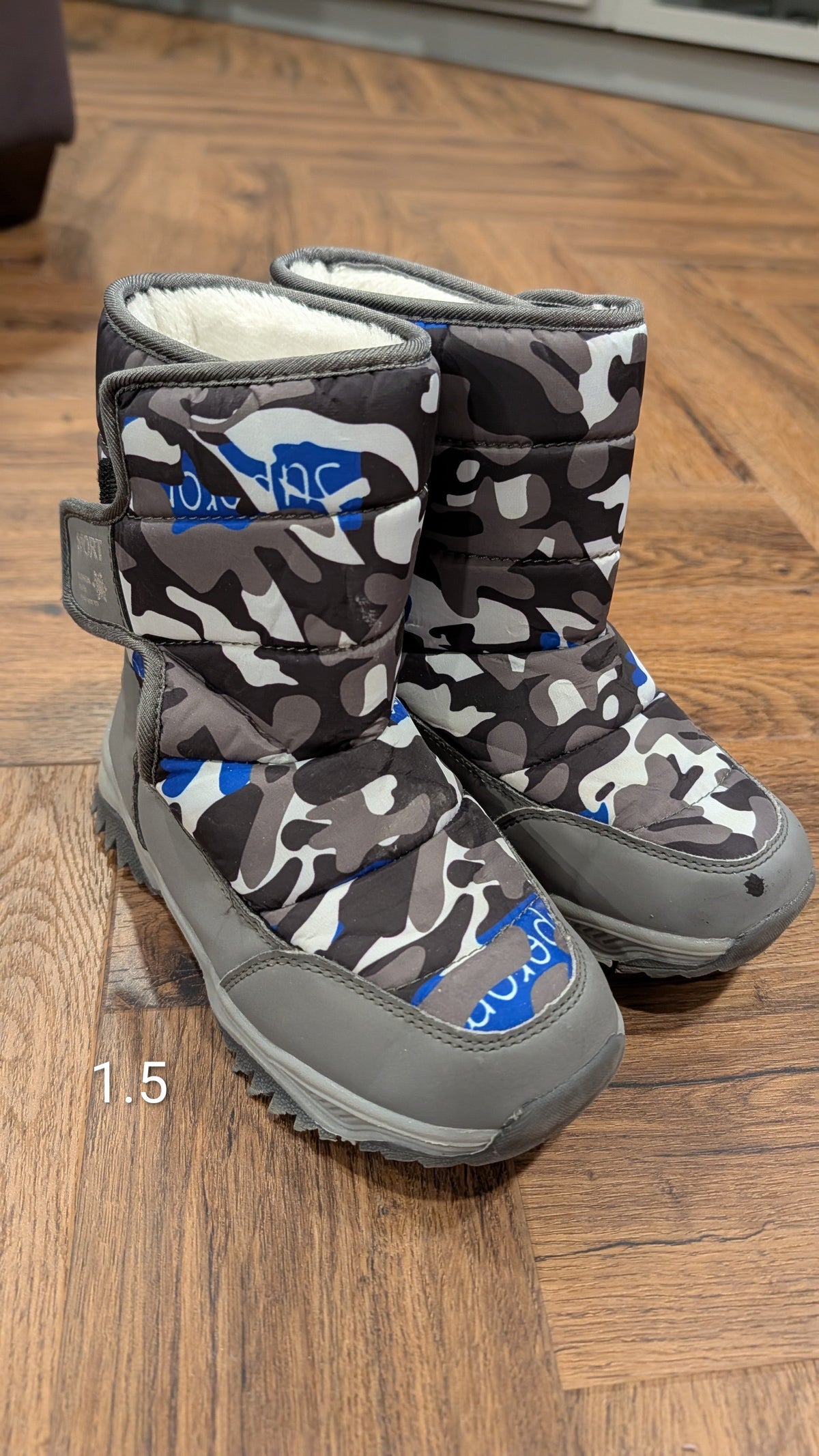 #3 Gray Camouflage Snow Boots, size 1.5
