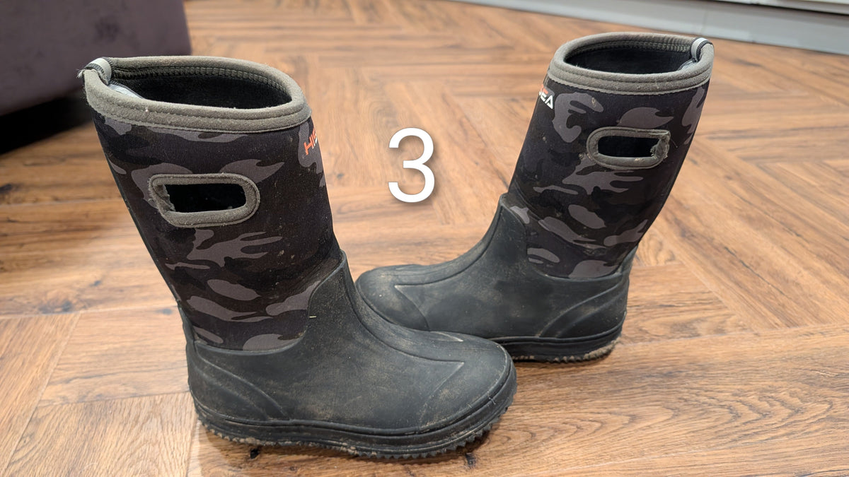 #3 Camouflage winter boots, size 3